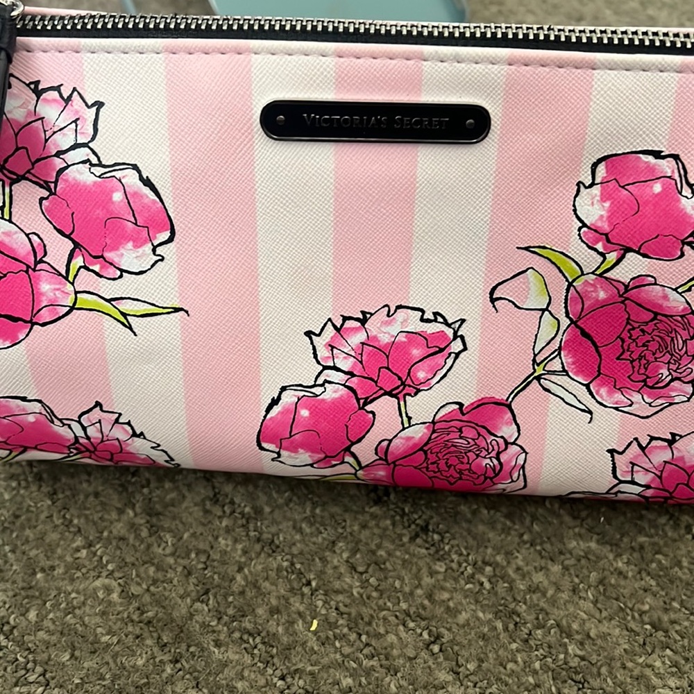 Victoria’s Secret make up bag new no tags